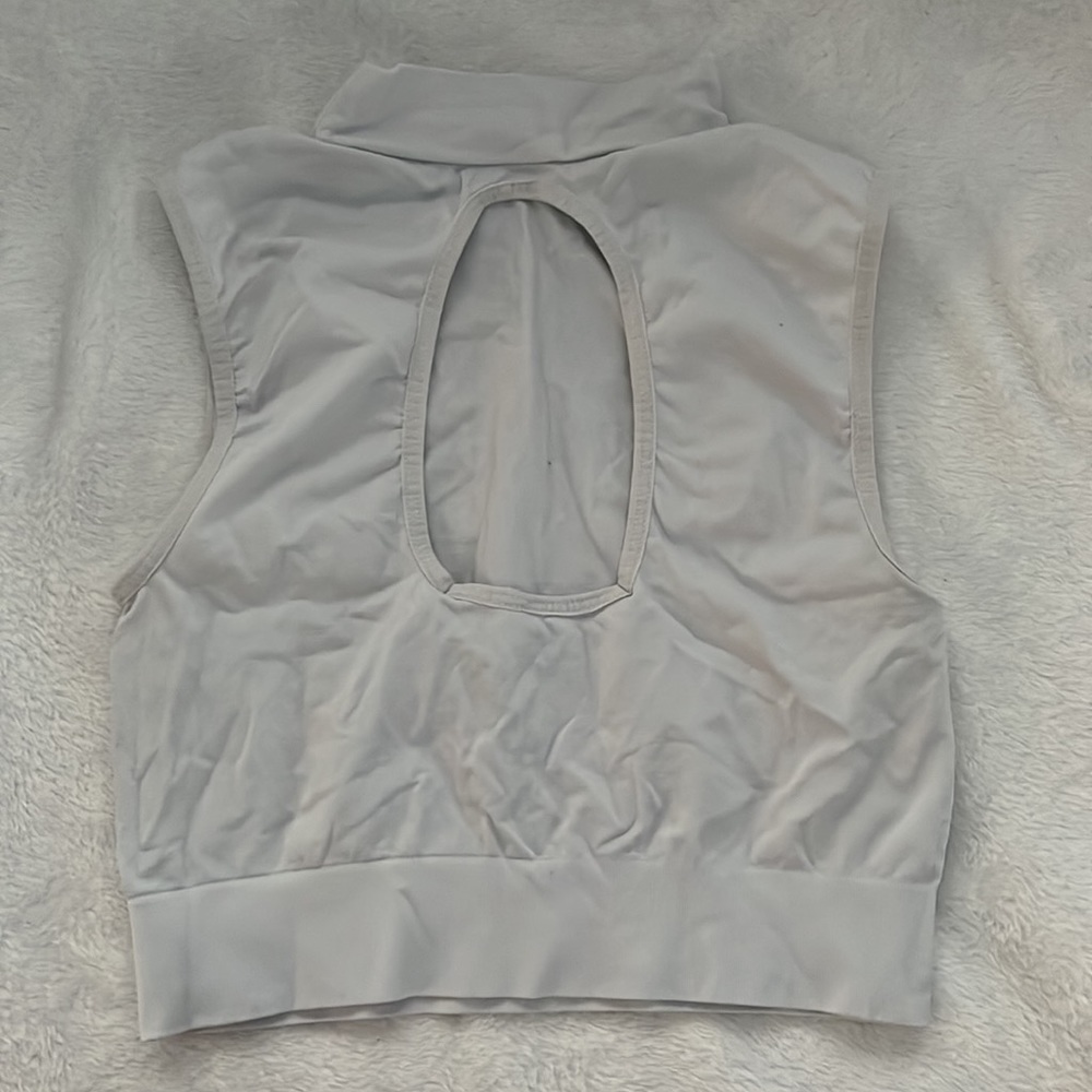 Crop top - Picture 2 of 2